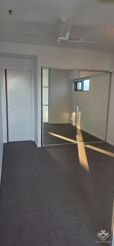 Coastal Apartment Living – Study/Guest Room Included - Photo 2