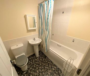 4 bedroom mews to rent - Photo 5