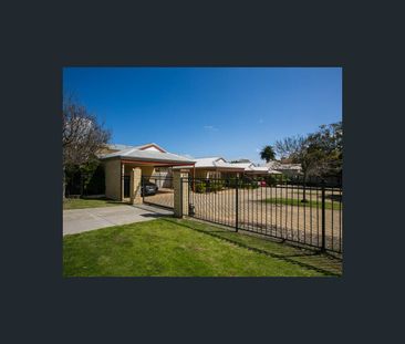 2/115 Mackie Street, Victoria Park, WA 6100 - Photo 5