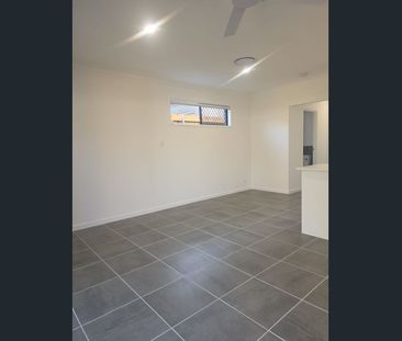 BRAND NEW LUXURY TOWNHOUSES - 3 BEDROOM - Photo 2
