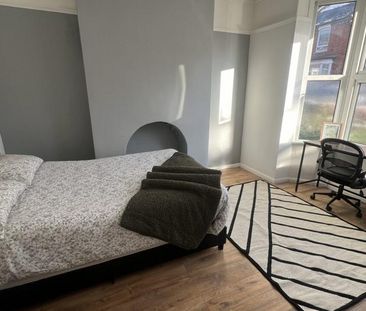 5 bedroom terraced house to rent - Photo 3