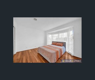 Immaculate Family Residence in an Exceptional Location - Photo 6