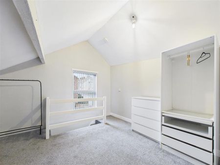 3 bedroom end of terrace house to rent - Photo 4