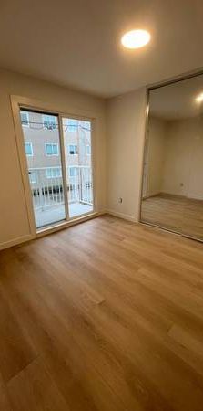 CONDO-renovated-BRIGHT-dishwasher-LAUNDRY-2 balconies-CLEAN - Photo 1