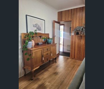 Newly Renovated Sunny Home in Taroona - Photo 5