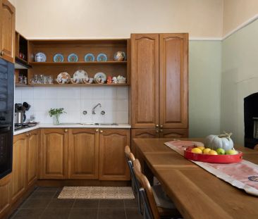 Eaglehawk Cottage filled with character - Photo 5