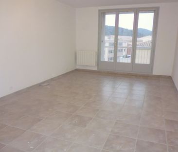 Appartement T2 avec balcon - HYERES - Photo 4