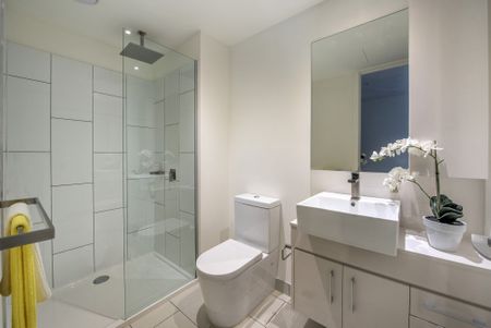 Secure Apartment With Spacious Livingroom And Balcony! - Photo 5