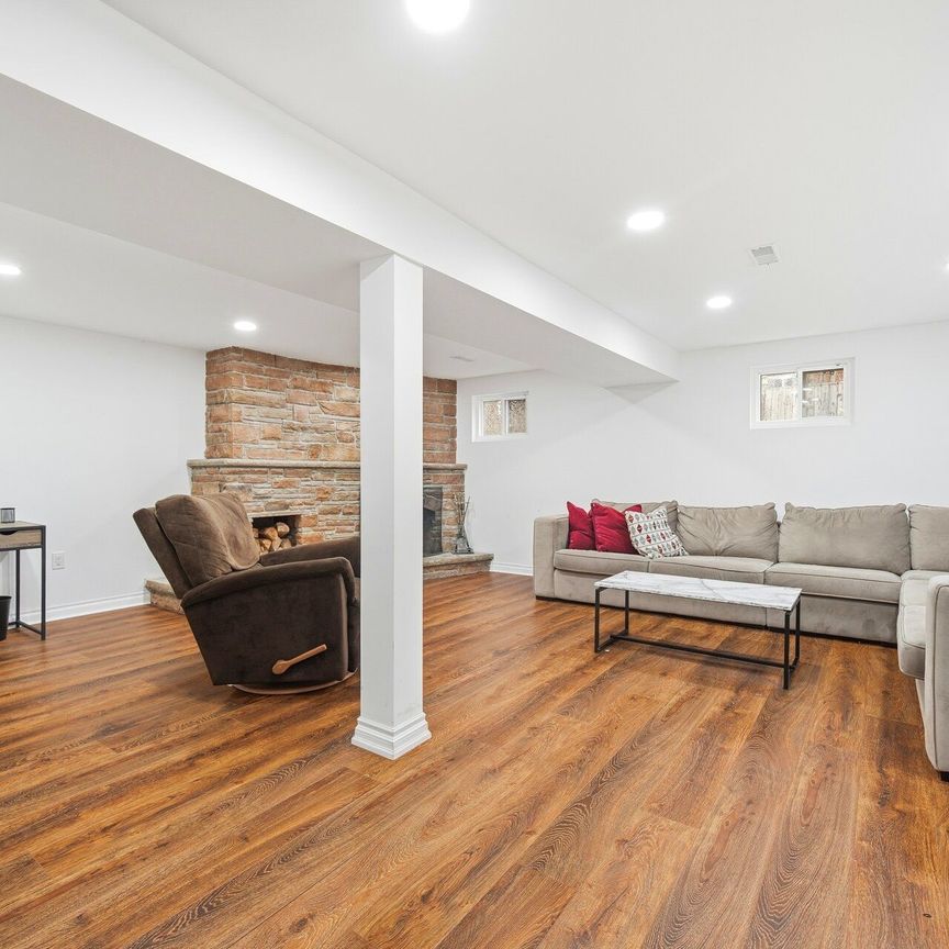 For Lease - 423 Melores Drive, Burlington, Ontario - Photo 1