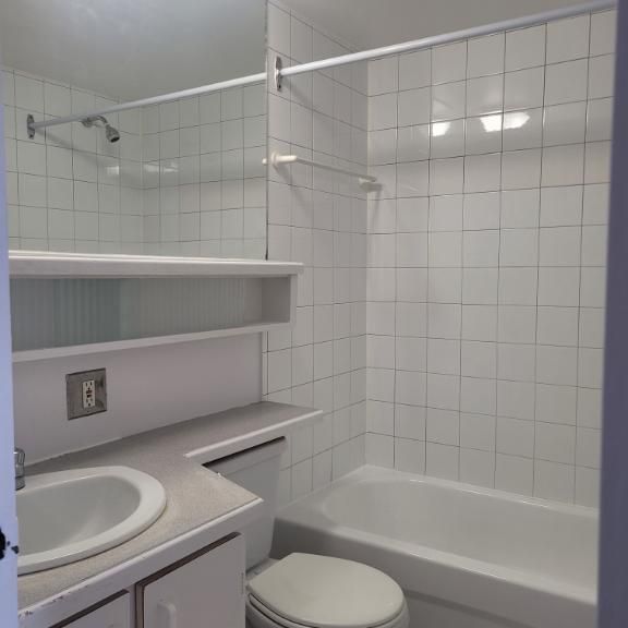 Studio chauffé, eau chaude, poêle, frigo - Photo 1