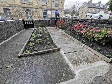 Heaton Road, Bradford, BD9 - Photo 2