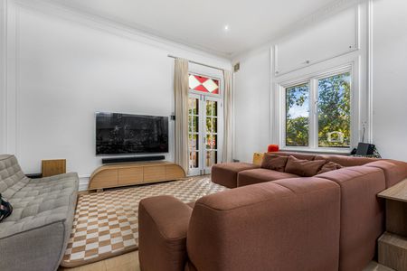 Character, Charm & Contemporary Comfort! - Photo 3