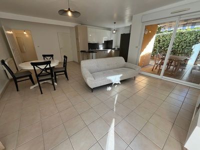Location Appartement 3 pièces 77m² LE PRADET 83220 - Photo 1