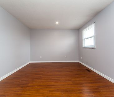 For Lease - 1447 Fleming Court, Oshawa, Ontario - Photo 3