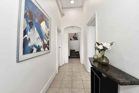 Room 4 (Non Ensuite) - Photo 3