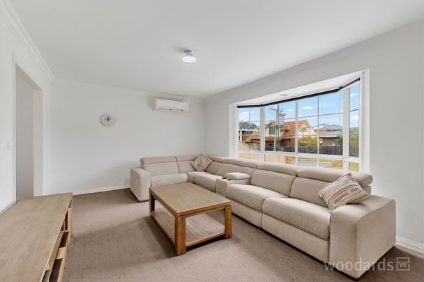 A Niddrie Gem Offering Space and Style - Photo 1