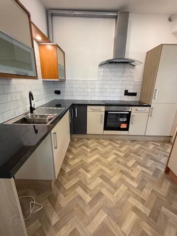4 Castlereagh Road, (, Apt), Belfast, BT5 5FP - Photo 4