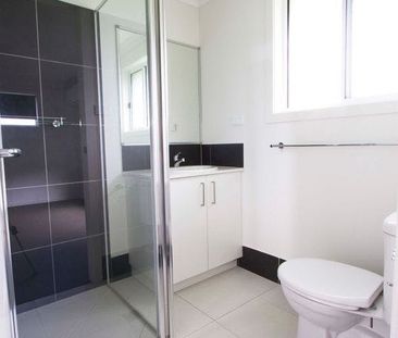 Great Layout, Comfortable Family Home - Photo 6