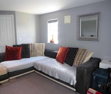 Perkin Close, Hounslow, TW3 - Photo 2