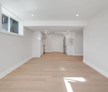 For Lease - 1820 APPLEFORD Street, Beacon Hill North - South and Ar... - Photo 3