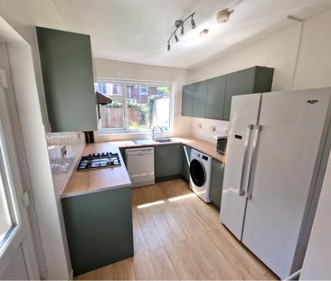 5 bedroom semi-detached house to rent - Photo 1