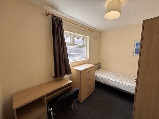 Poppleton Road, Holgate - P1080 - Photo 1