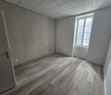 Location Appartement 2 pièces 47m² BURIE 17770 - Photo 4