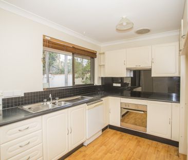 3 Bedroom House with SWIMMING POOL - Photo 5