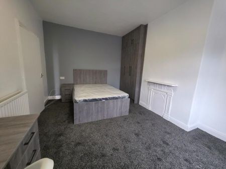 3 bedroom end of terrace house to rent - Photo 5