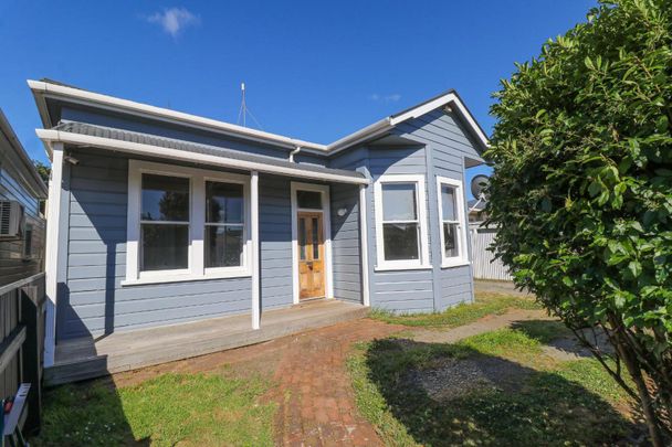Charming home in the city - Photo 1