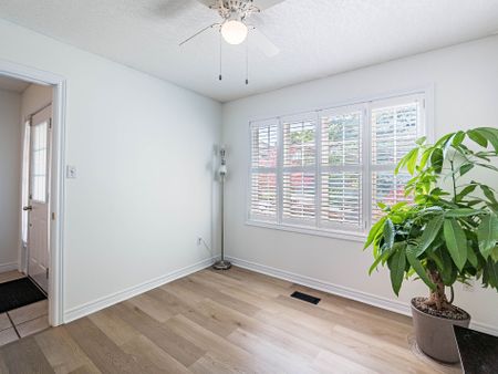 For Lease - 678 Salzburg Drive, Waterloo, Ontario - Photo 5