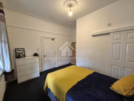 1 bedroom in a house share to rent - Photo 2