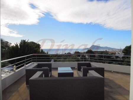 EXCLUSIVE LUXURY VILLA OF 400 M² WITH SPECTACULAR SEA VIEWS IN A PRIVILEGED SETTING. - Photo 2