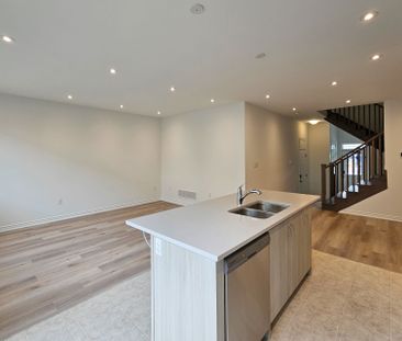 For Lease - 8 Vinewood Crescent, Barrie, Ontario - Photo 6