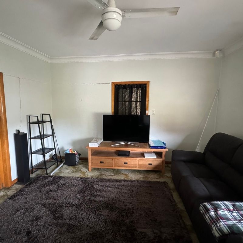 3 BEDROOM HOME!! - Photo 1