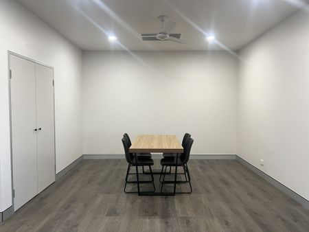 Modern & Furnished Inner City Apartment - Photo 3