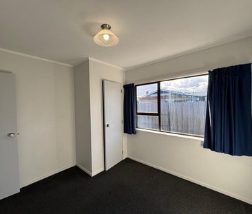Springvale family home - Photo 3