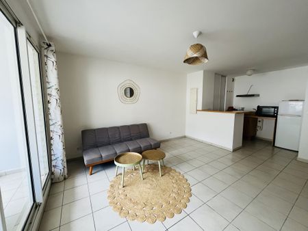 Location Appartement 2 pièces 41m² BELLE PIERRE 97400 - Photo 5