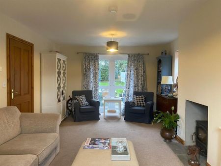 4 bedroom detached house to rent - Photo 4