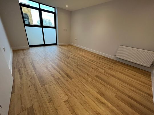 5 Townsend Road, Southall, UB1 1HA - Photo 1