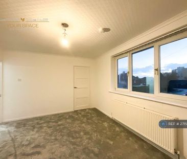 2 bedroom semi-detached house to rent - Photo 5