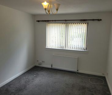 Flat to rent on - Photo 2