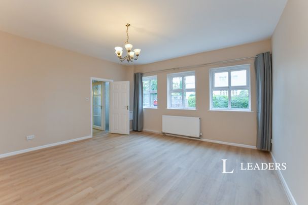 apartment to rent Bath Road, Bournemouth, Dorset, BH1 - Photo 1