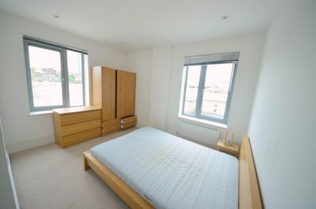 2 bedroom penthouse to rent - Photo 4