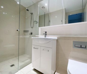 Stunning and spacious 3 Beds 2 Baths 2 Parking Apartment for Lease&... - Photo 6