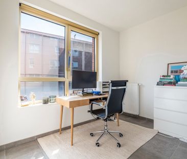 Appartement met 2 slaapkamers en terras aan Turnova - Photo 2