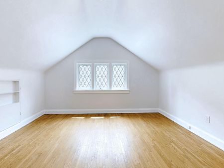 For Lease - 668 Scarlett Road, Toronto, Ontario - Photo 3