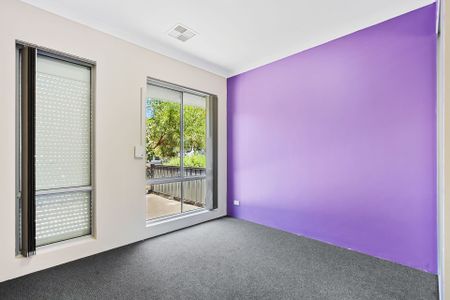 92 Thornbill Crescent, - Photo 3