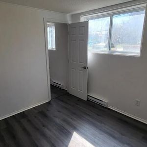 19 Rue De Matapédia (Gatineau) Super 3 1/2 Chauffé Et éclaire - Photo 3