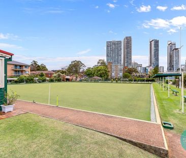 CHARMING COTTAGE IN CENTRAL CHATSWOOD - Photo 5